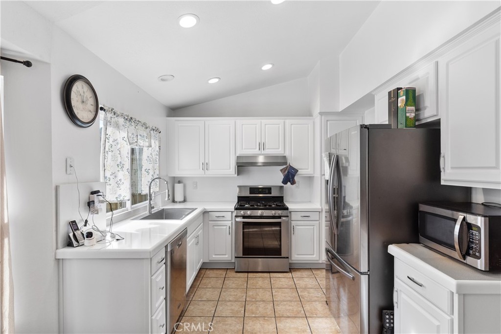 31133 Vía Gilberto Temecula, CA 92592 - Photo 2 of 30