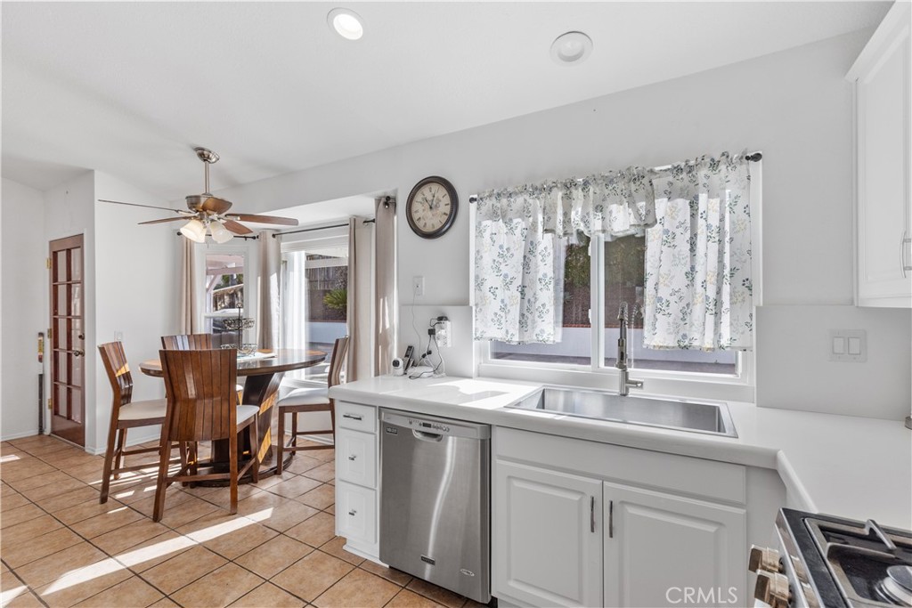 31133 Vía Gilberto Temecula, CA 92592 - Photo 4 of 30