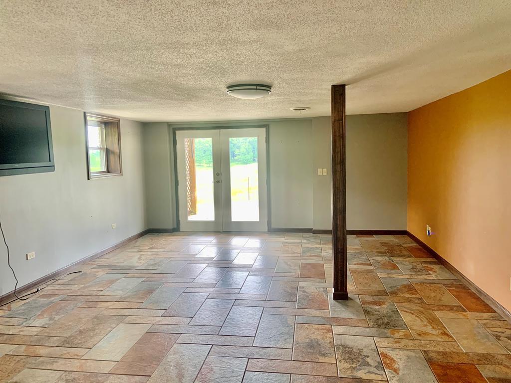 677 Sam Martin Road Dandridge, TN 37725 - Photo 23 of 38 den