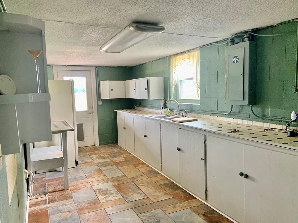 677 Sam Martin Road Dandridge, TN 37725 - Photo 25 of 38 utility room 2