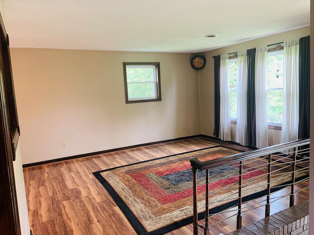 677 Sam Martin Road Dandridge, TN 37725 - Photo 5 of 38 living room