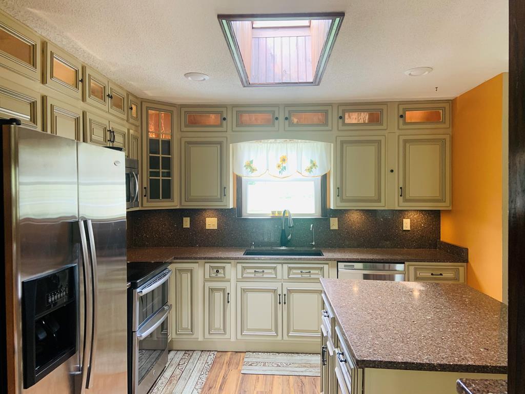 677 Sam Martin Road Dandridge, TN 37725 - Photo 6 of 38 kitchen 2
