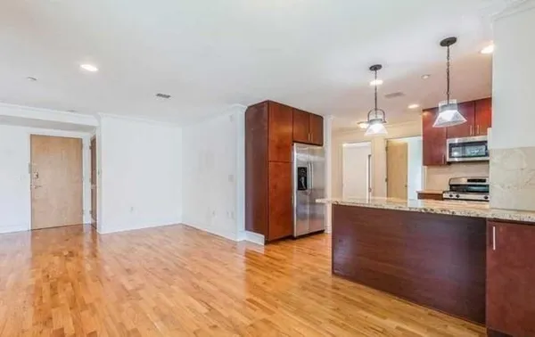 $2,800 | 17 Meadow Road, Unit 210, Rutherford, NJ 07070