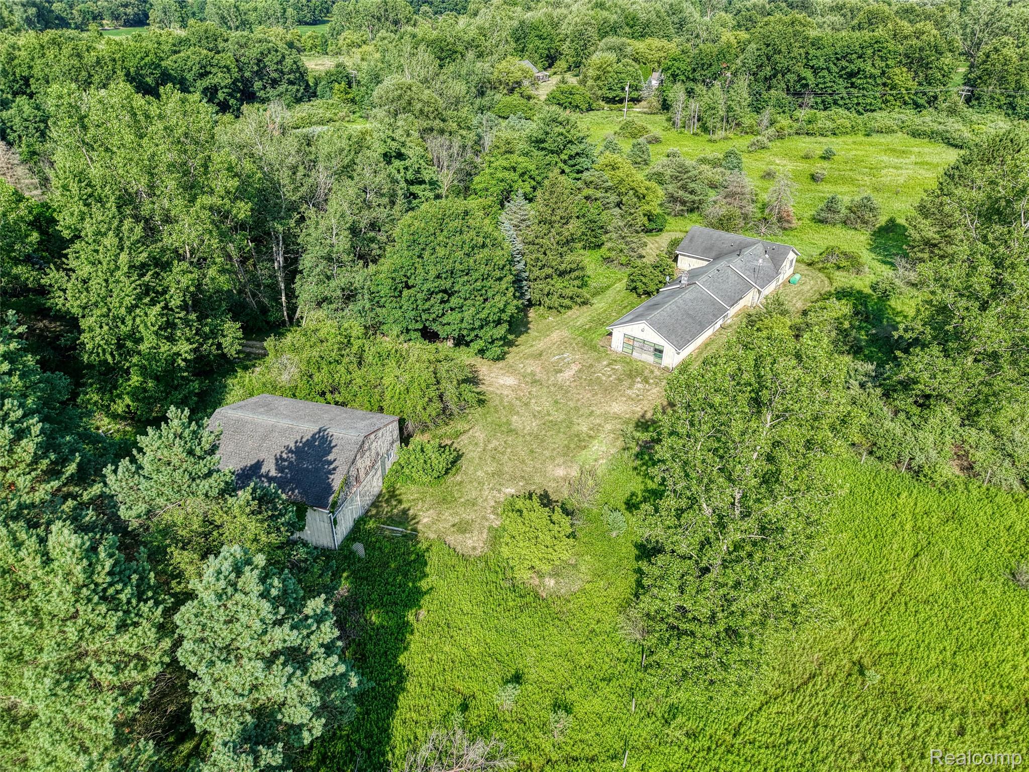9671 West Coon Lake Road Gregory, MI 48137 - Photo 28 of 31 DJI_20260722173425_0549_D_61.jpg