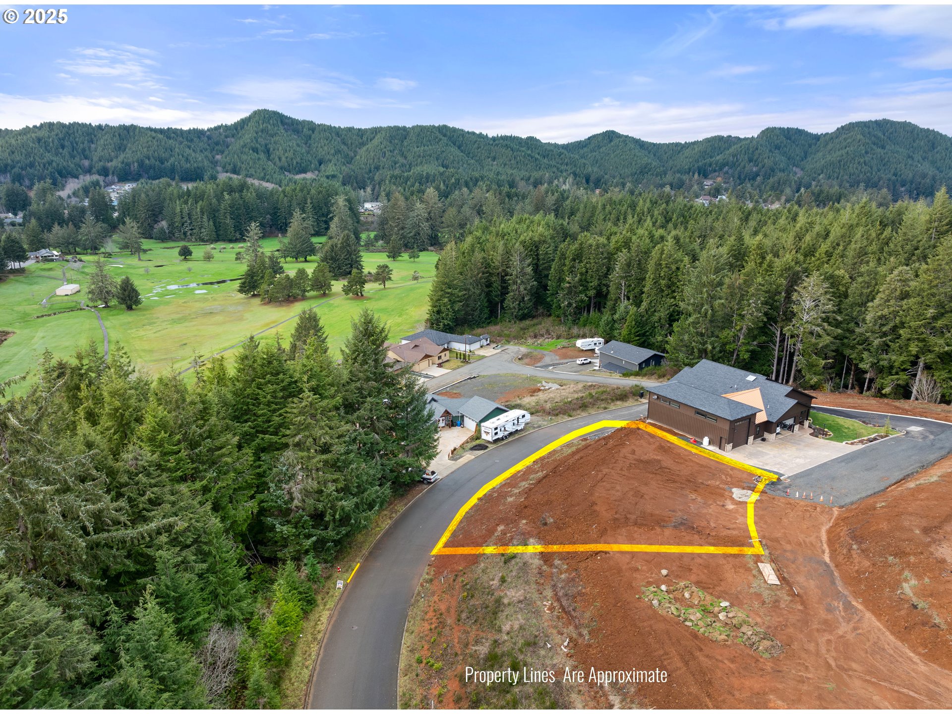 611 Hulton Way Reedsport, OR 97467 - Photo 2 of 8