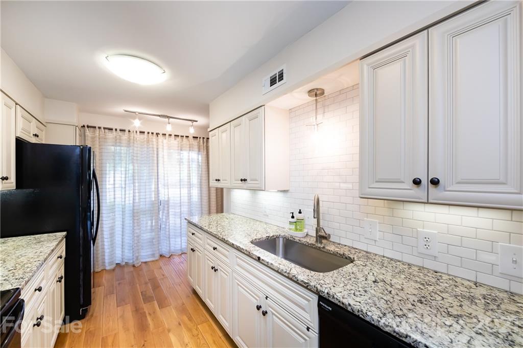 5811 Sharon Road, Unit A Charlotte, NC 28210 - Photo 11 of 35 Gallery Image 11
