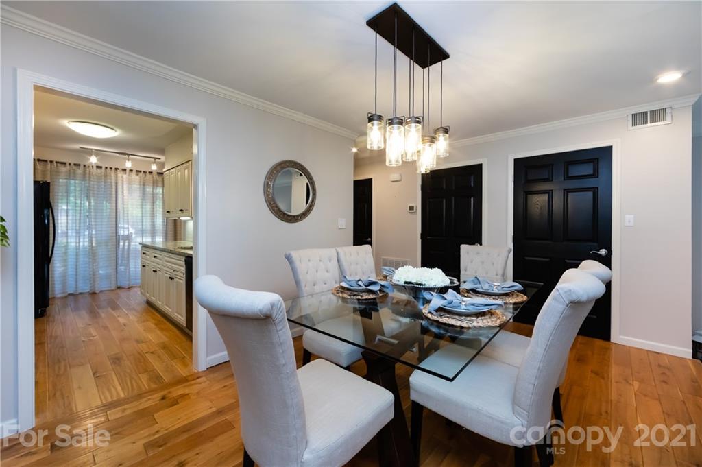 5811 Sharon Road, Unit A Charlotte, NC 28210 - Photo 12 of 35 Gallery Image 12