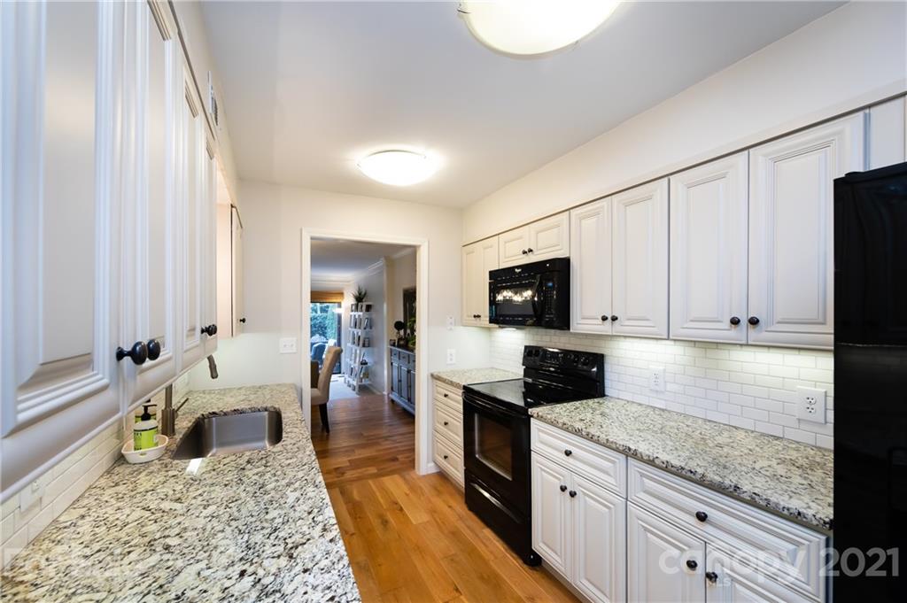 5811 Sharon Road, Unit A Charlotte, NC 28210 - Photo 10 of 35 Gallery Image 10
