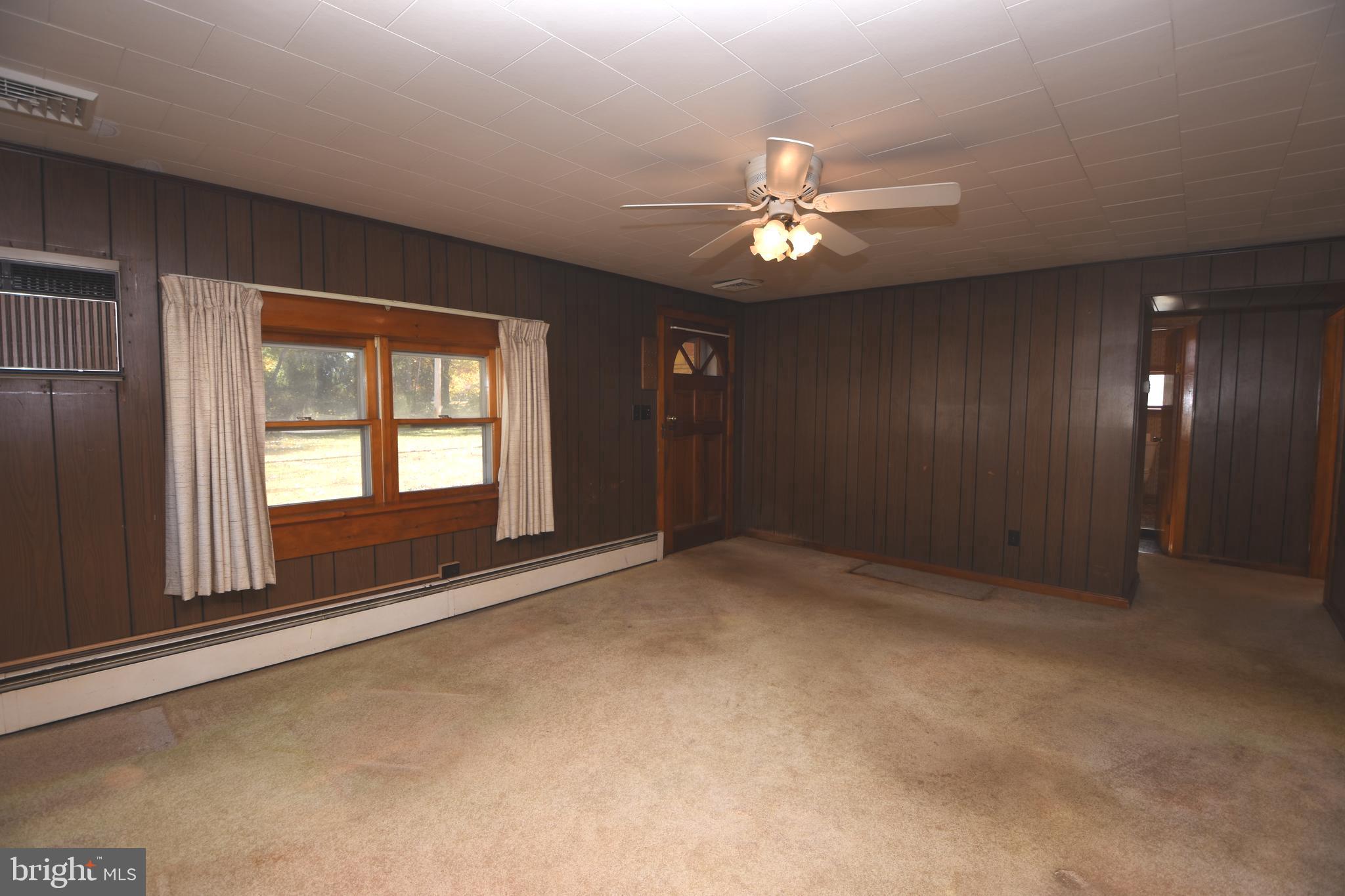 1692 Chestnut Ridge Road Upper Black Eddy, PA 18972 - Photo 13 of 39 Living Room