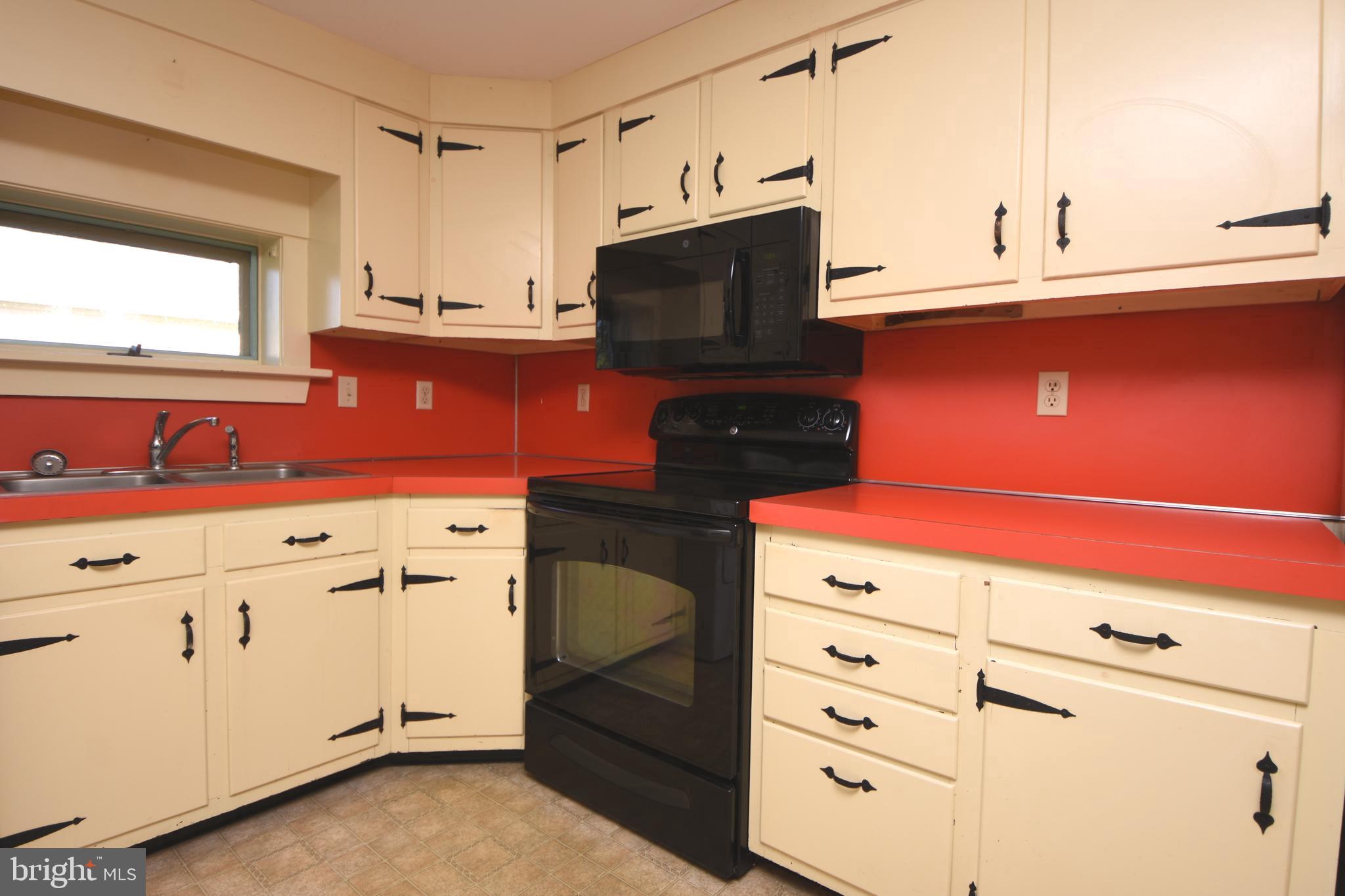 1692 Chestnut Ridge Road Upper Black Eddy, PA 18972 - Photo 7 of 39 Kitchen
