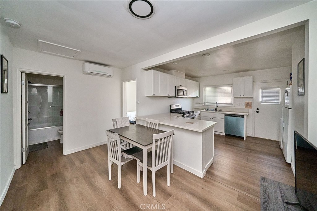 8736 Ramsgate Avenue Westchester, CA 90045 - Photo 4 of 13