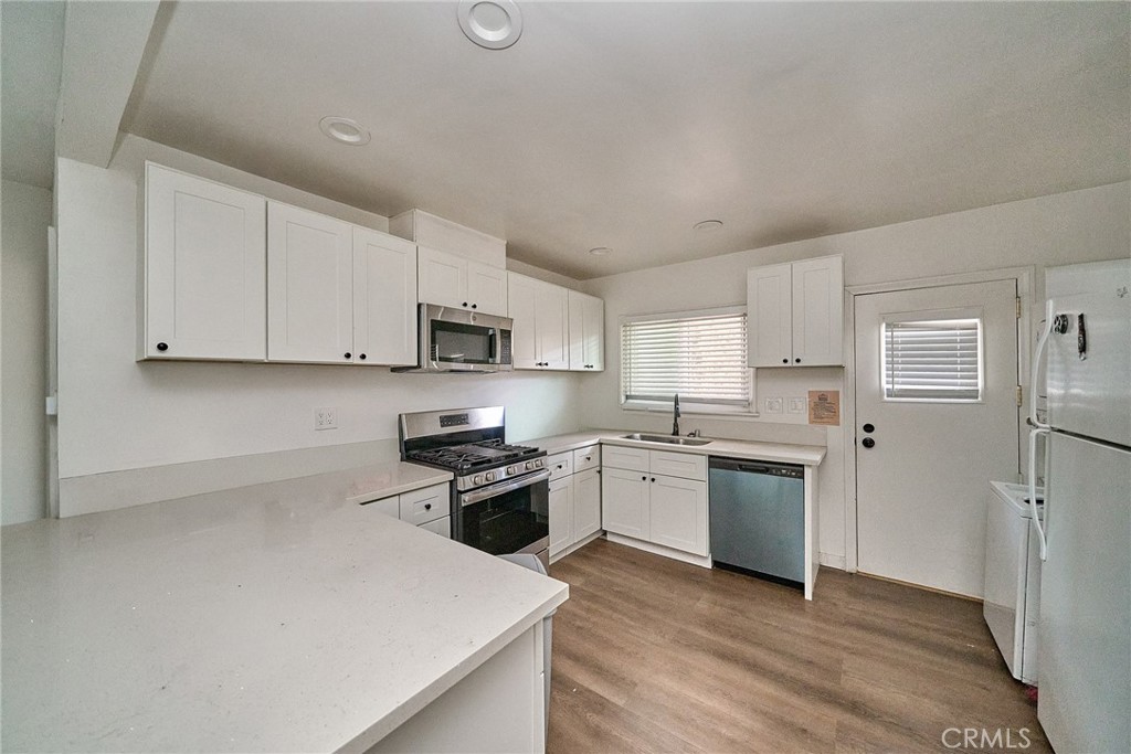 8736 Ramsgate Avenue Westchester, CA 90045 - Photo 6 of 13