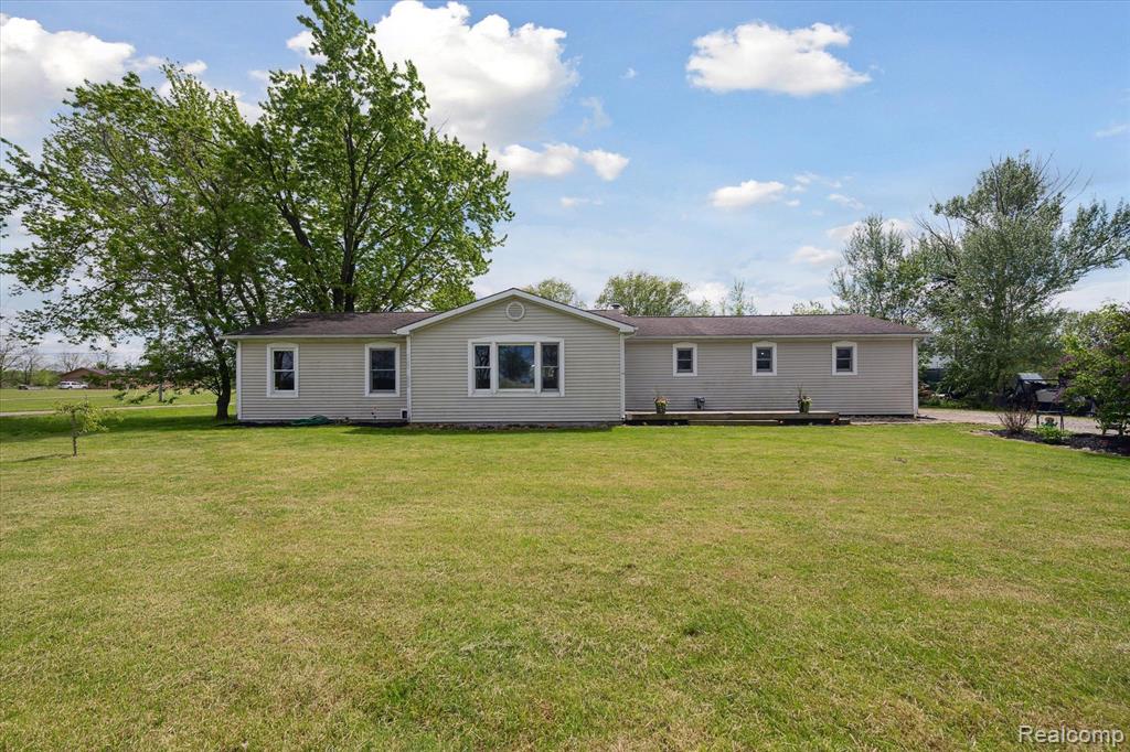3415 West Ray Road Grand Blanc, MI 48439 - Photo 2 of 35