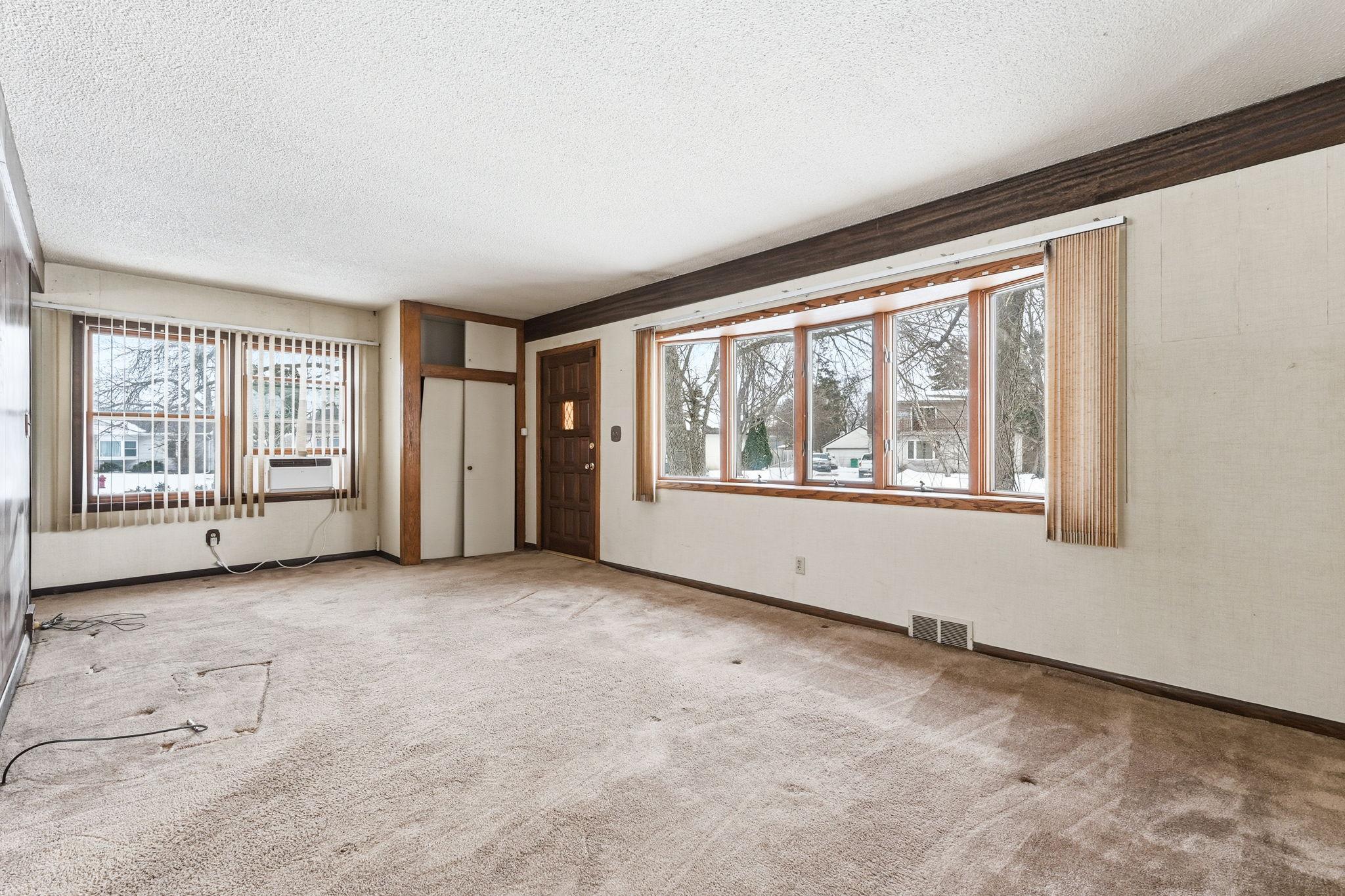 2009 Brookview Drive Brooklyn Center, MN 55430 - Photo 4 of 30