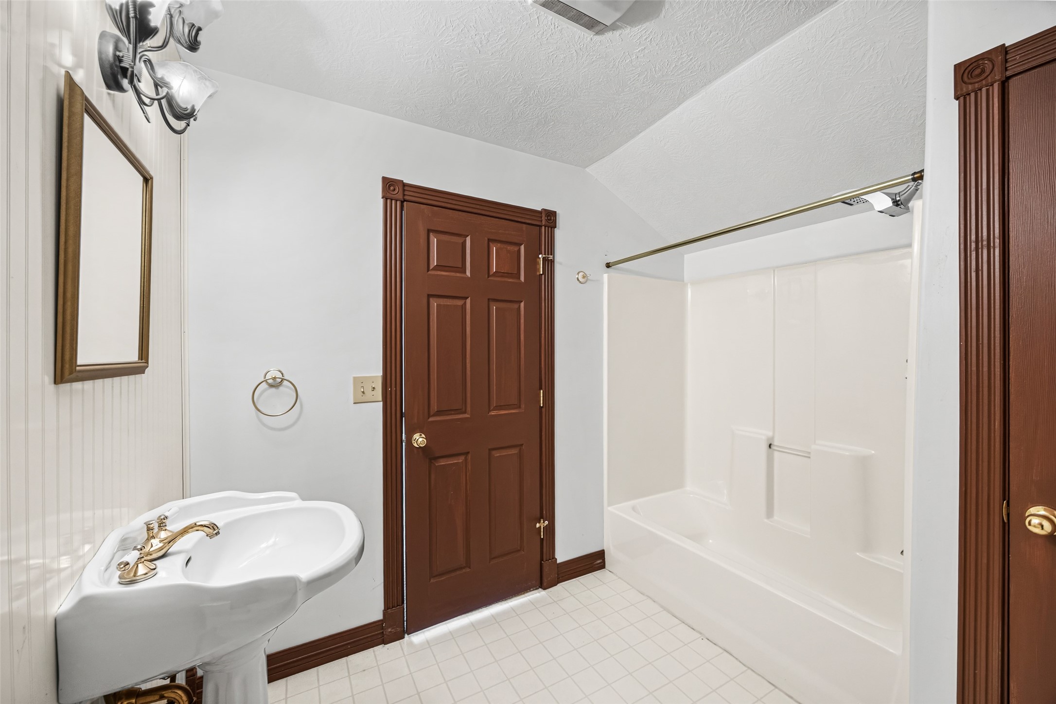 7 Northwood Country Road Huffman, TX 77336 - Photo 36 of 50 a bathroom with a sink vanity granite tub and shower