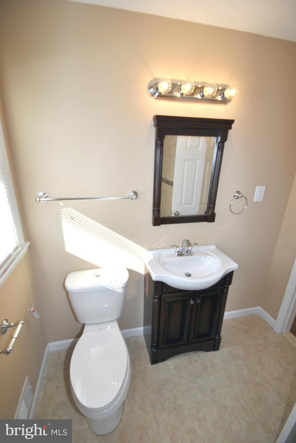 6817 Richardson Road Baltimore, MD 21207 - Photo 12 of 18 Bath
