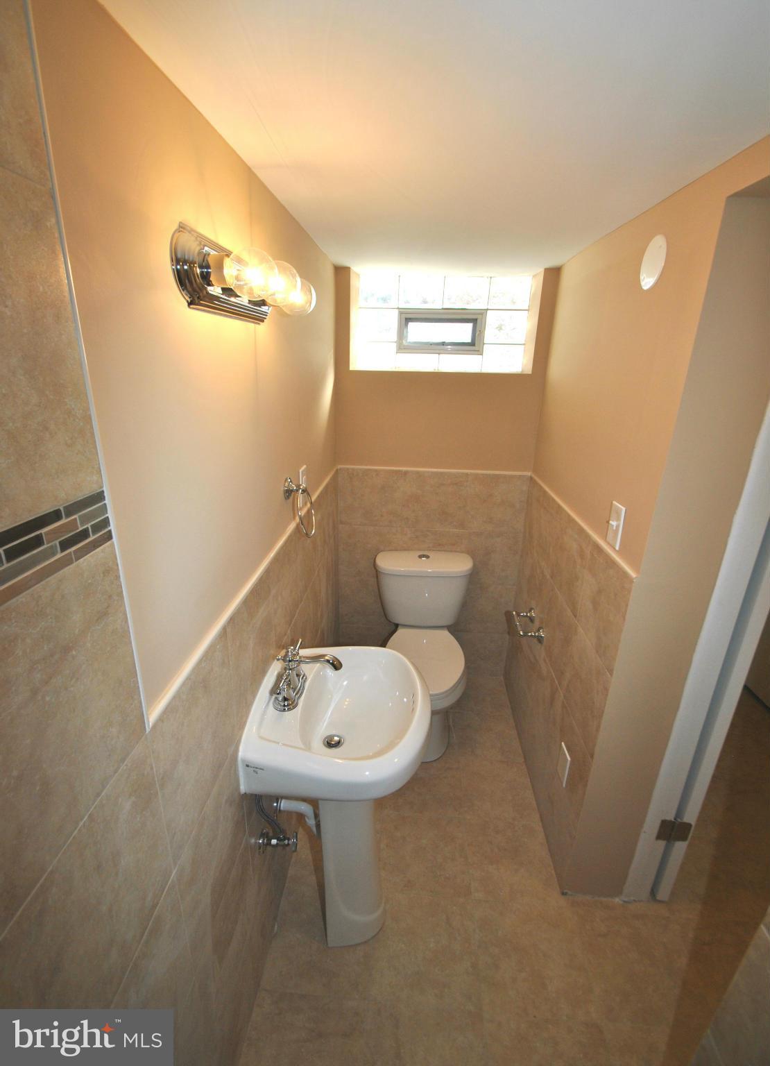 6817 Richardson Road Baltimore, MD 21207 - Photo 15 of 18 Bath