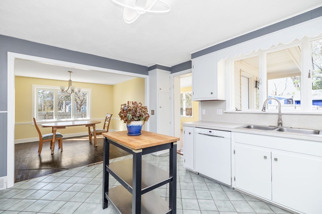 15 Merrill Road Wilbraham, MA 01095 - Photo 11 of 34 Gallery Image 11