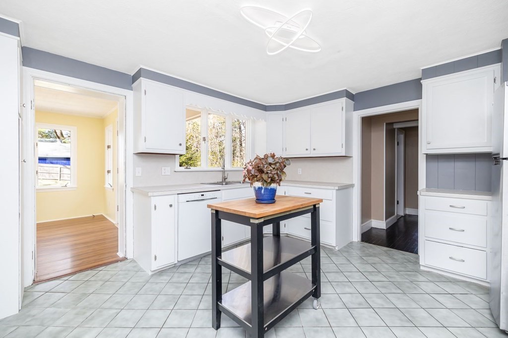 15 Merrill Road Wilbraham, MA 01095 - Photo 10 of 34 Gallery Image 10