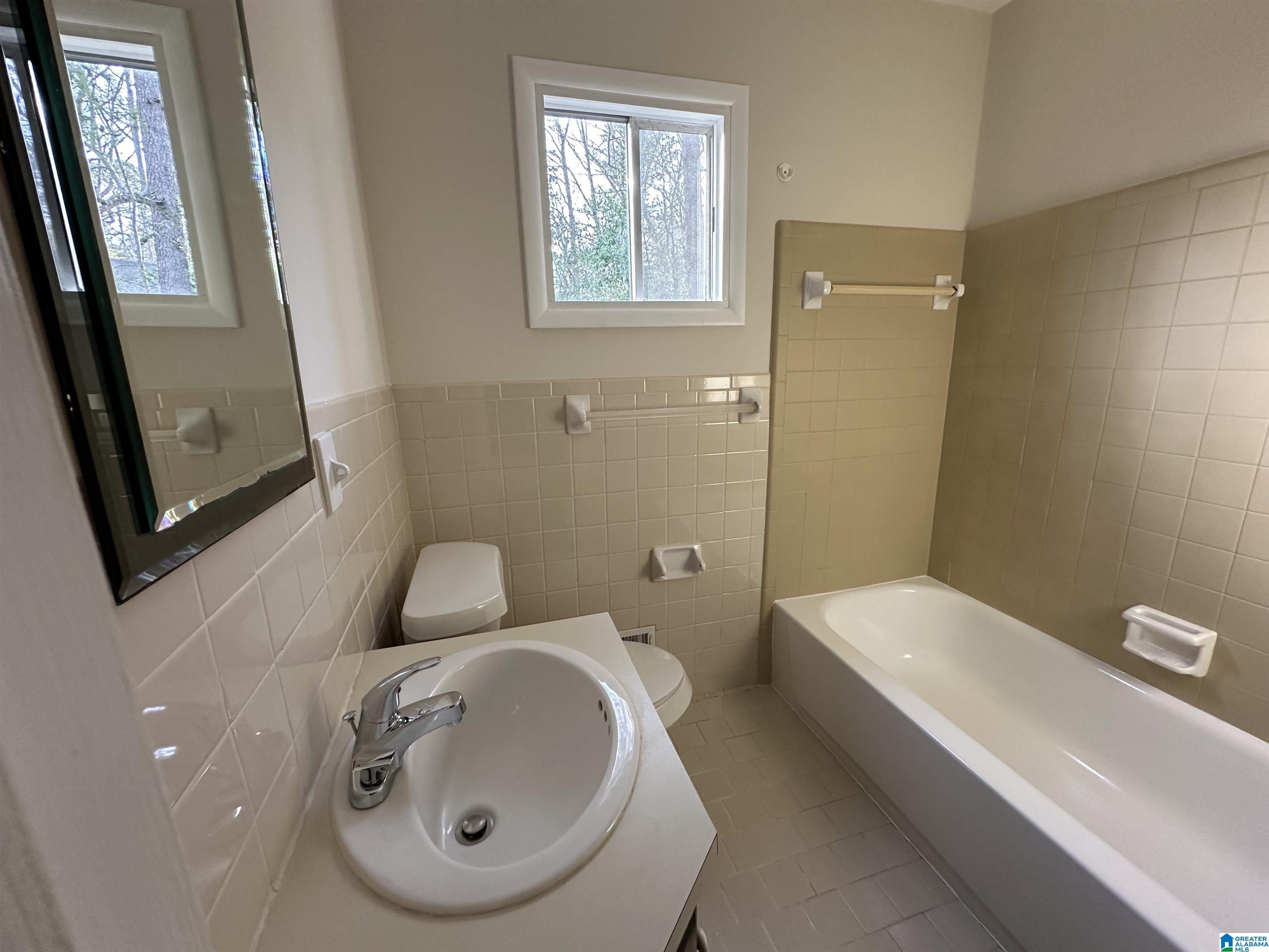 532 Ardmore Lane Birmingham, AL 35210 - Photo 14 of 25