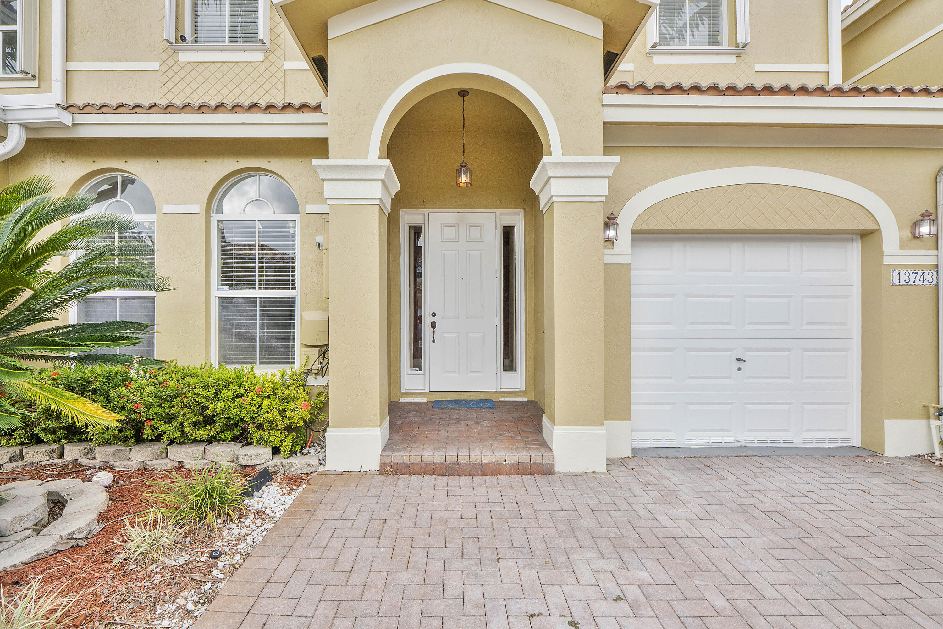 13743 Southwest 116th Terrace Miami, FL 33186 - Photo 4 of 44 13743 Sw 116th Terr_004