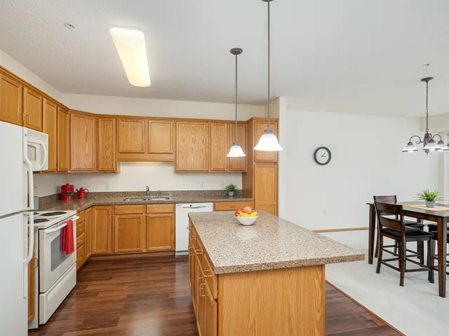 $291,000 | 1900 Rush Lake Trail, Unit 112, New Brighton, MN 55112