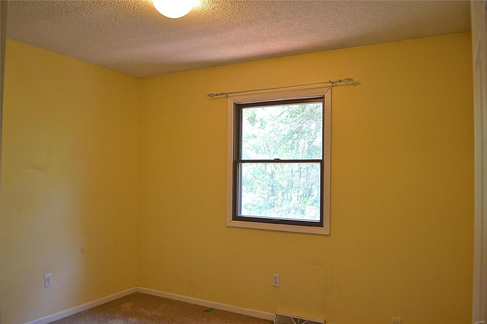 1006 Pine Lake Road Collinsville, IL 62234 - Photo 15 of 26 Gallery Image 15
