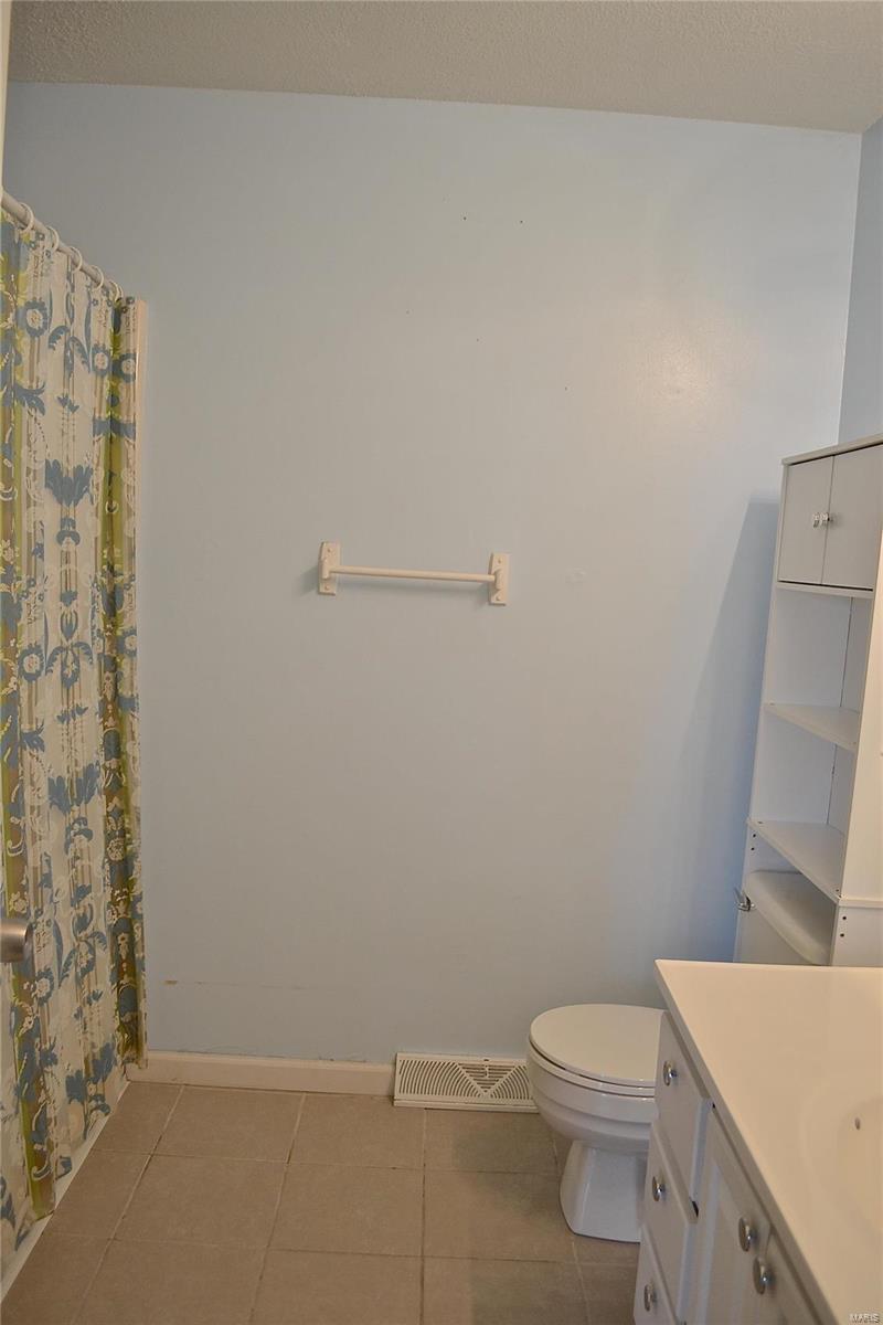 1006 Pine Lake Road Collinsville, IL 62234 - Photo 16 of 26 Gallery Image 16