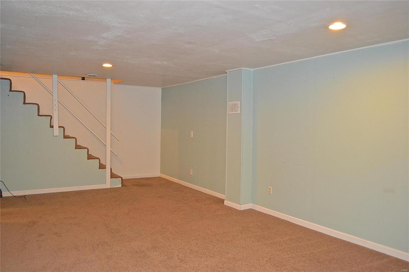 1006 Pine Lake Road Collinsville, IL 62234 - Photo 17 of 26 Gallery Image 17