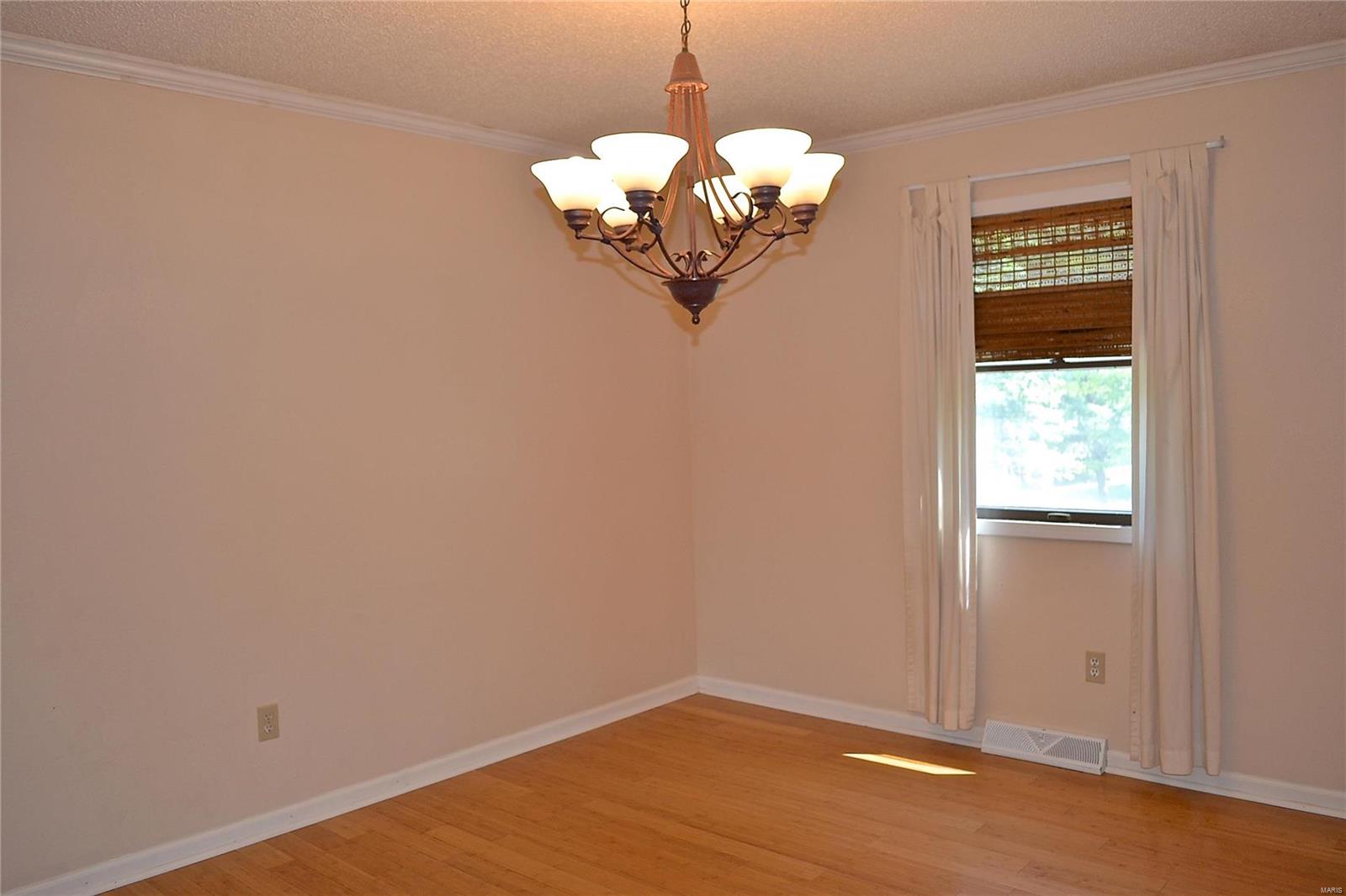 1006 Pine Lake Road Collinsville, IL 62234 - Photo 10 of 26 Gallery Image 10