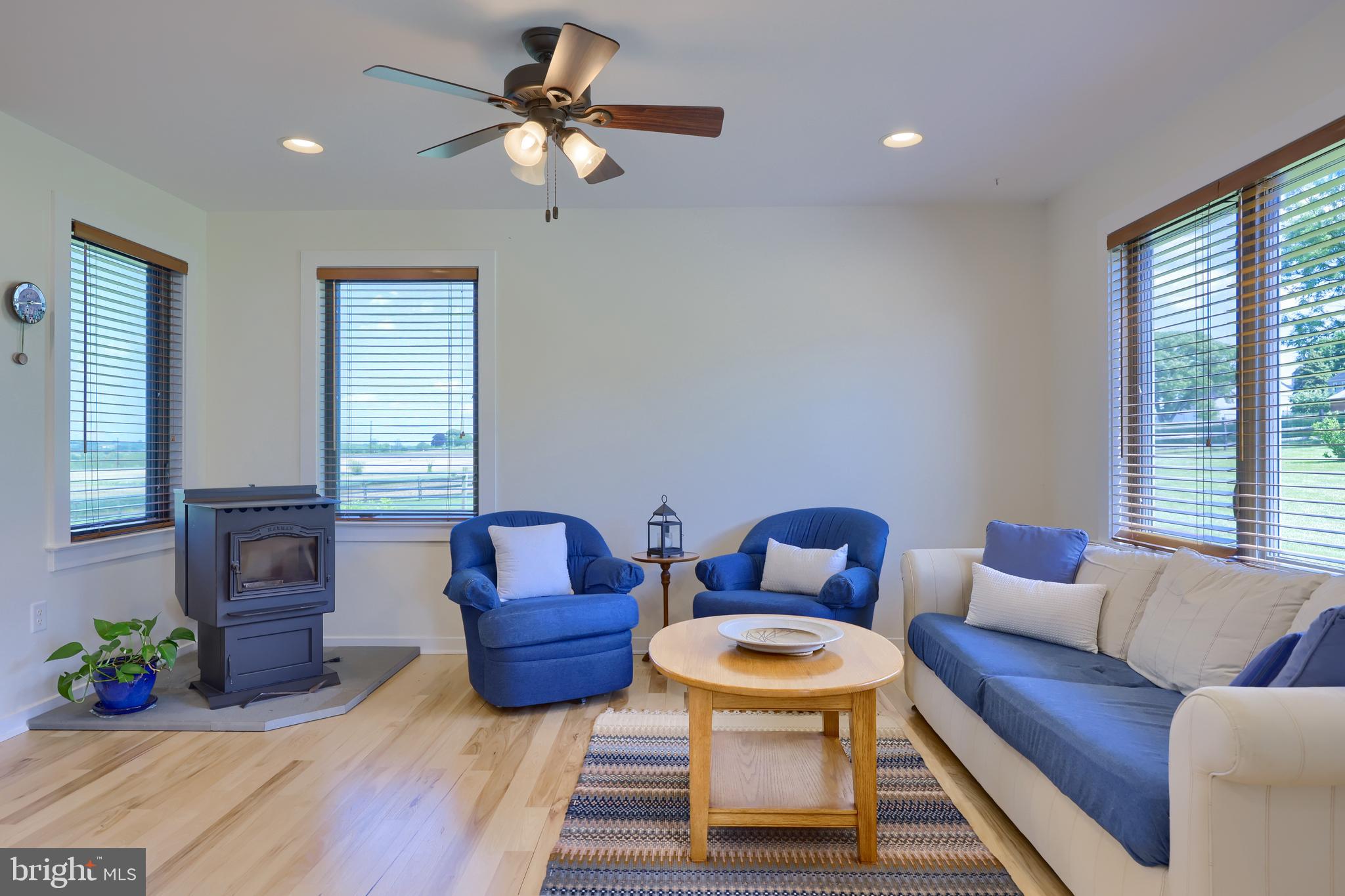 453 Frogtown Road Pequea, PA 17565 - Photo 21 of 43 Living room