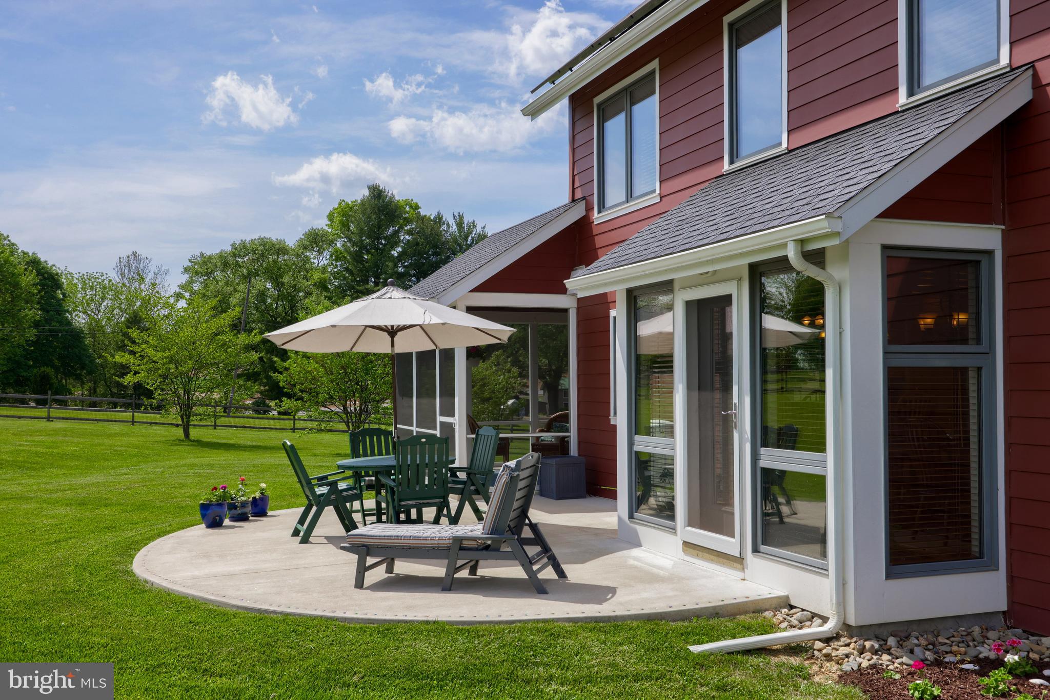 453 Frogtown Road Pequea, PA 17565 - Photo 7 of 43 Patio area
