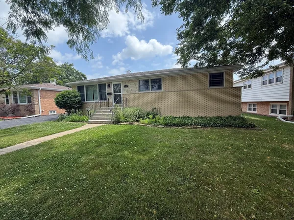 $3,000 | 17537 70th Court, Tinley Park, IL 60477