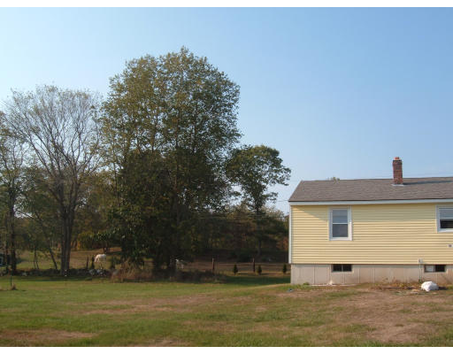 56 Farley Road Dudley, MA 01571 - Photo 4 of 4 Gallery Image 4