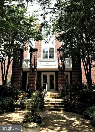$2,900 | 1641 International Drive, Unit 418, McLean, VA 22102