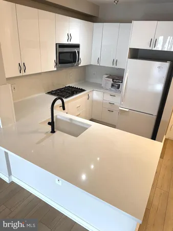 $2,900 | 1641 International Drive, Unit 418, McLean, VA 22102