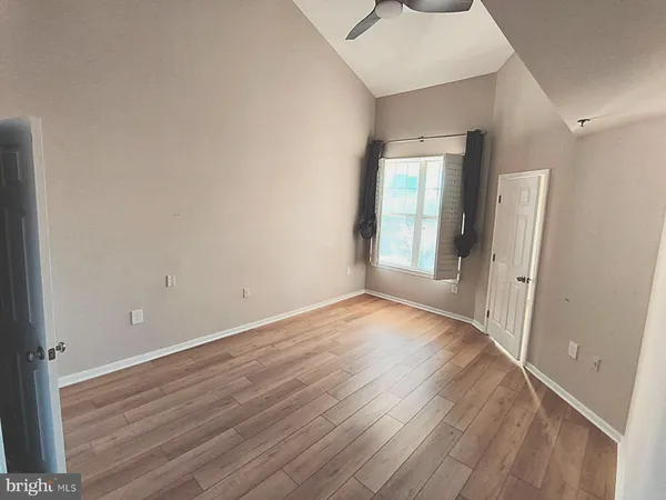 $2,900 | 1641 International Drive, Unit 418, McLean, VA 22102