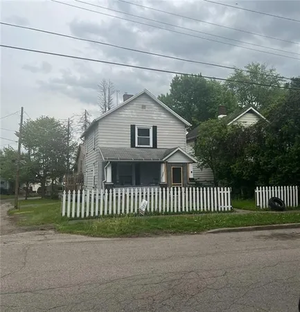 $52,000 | 727 South State Line Road, Sharon, PA 16146