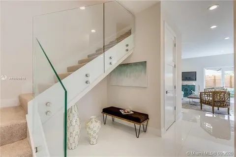 $4,000 | 698 Northeast 43rd Street, Unit 698, Oakland Park, FL 33334