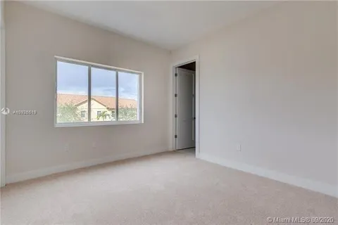 $4,000 | 698 Northeast 43rd Street, Unit 698, Oakland Park, FL 33334