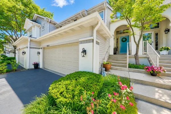 $475,000 | 2422 Palazzo Drive, Buffalo Grove, IL 60089