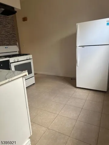 $2,000 | 525 Main Street, Unit 4, Little Falls, NJ 07424