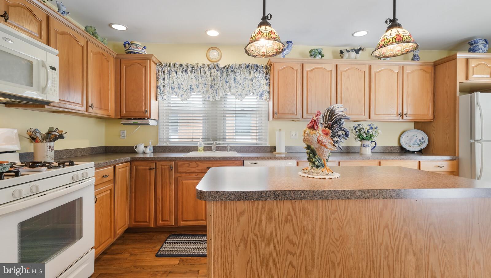 211 Ellis Road Willow Grove, PA 19090 - Photo 15 of 32 Gallery Image 15