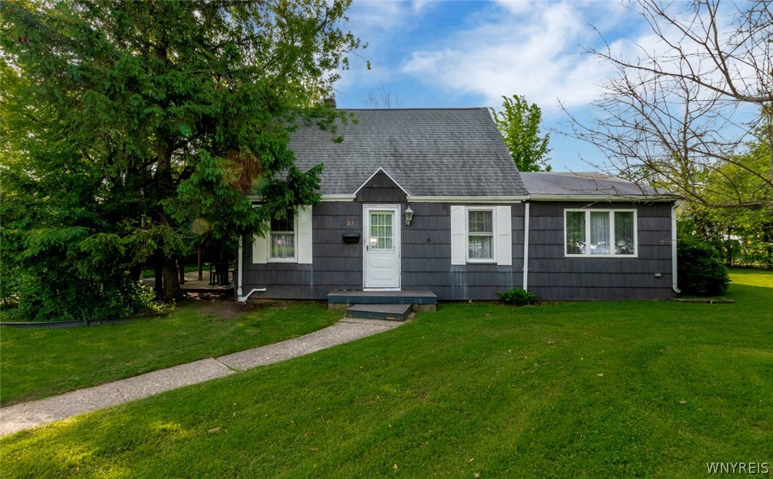 37 Spruce Road Amherst, NY 14226 - Photo 1 of 1 Gallery Image 1