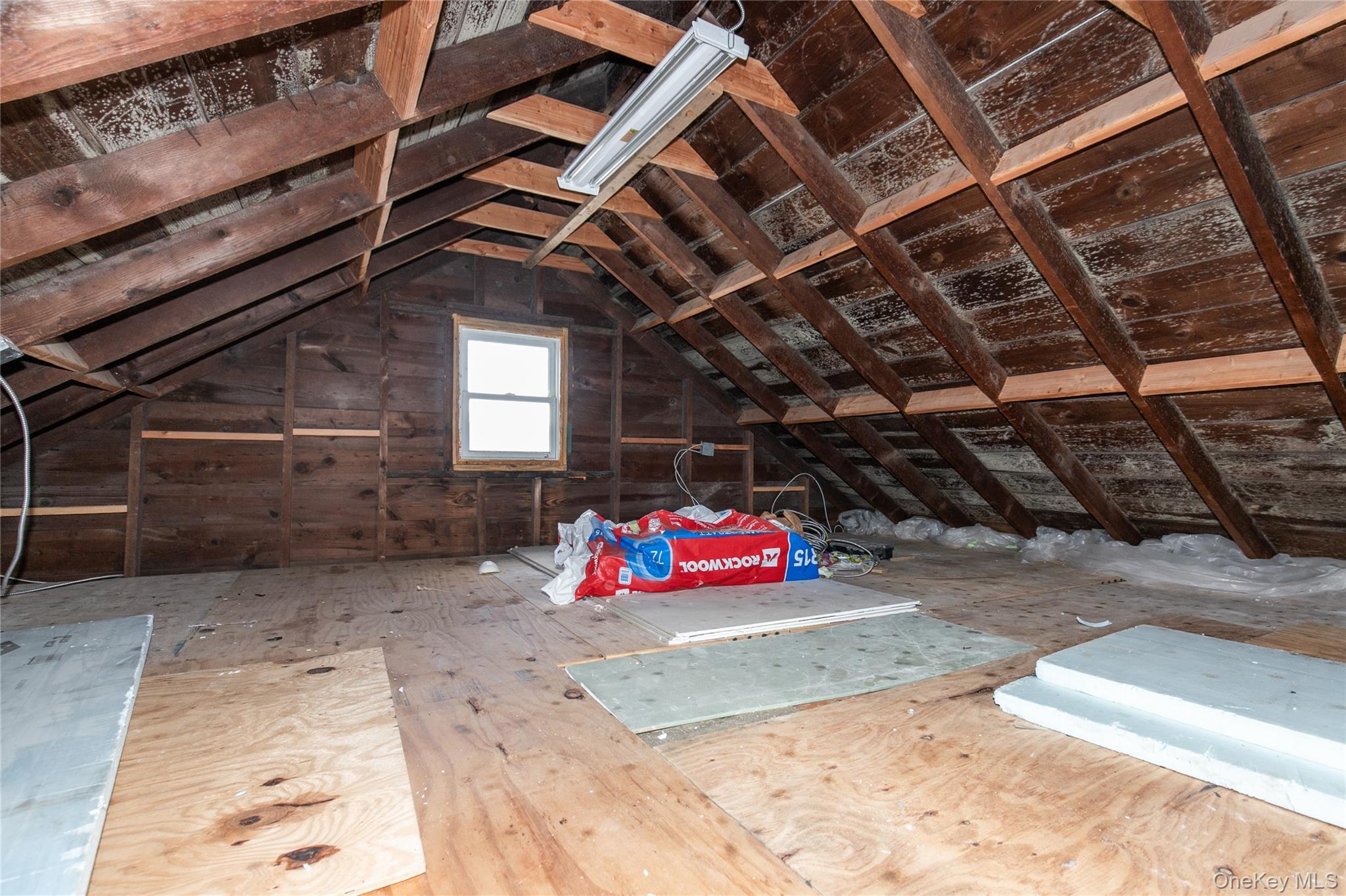 34 Avondale Street Valley Stream, NY 11581 - Photo 14 of 20 a view of garage