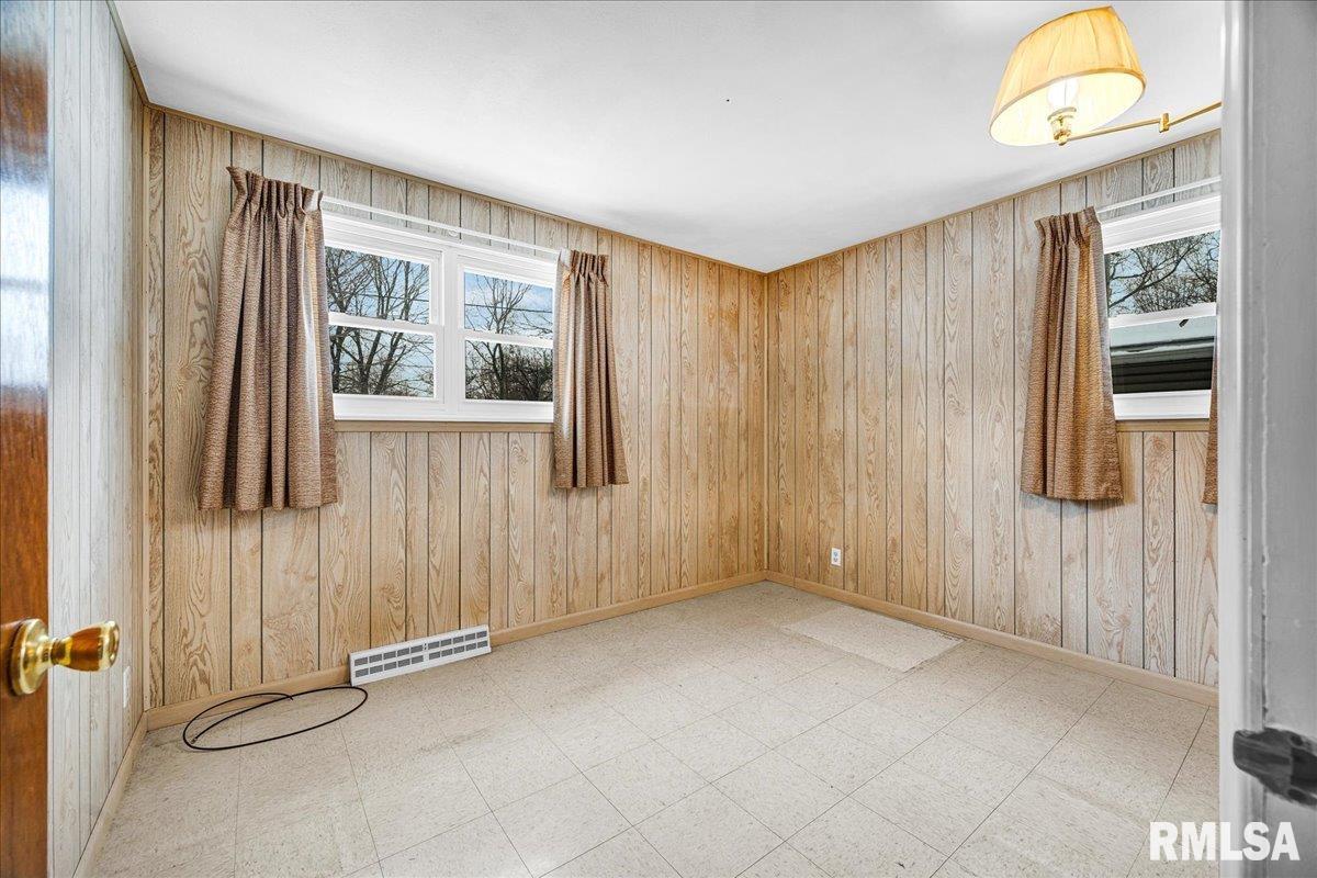 17518 North 2nd Street Chillicothe, IL 61523 - Photo 10 of 25