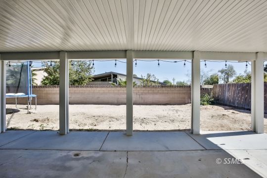 700 Sherri Street Ridgecrest, CA 93555 - Photo 32 of 34 a room with a large window