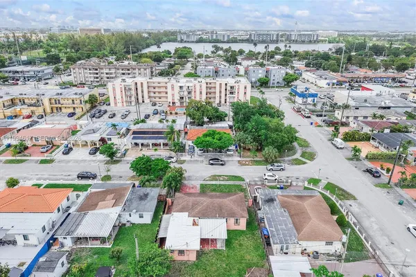 $500,000 | 6810 Southwest 1st Street, Miami, FL 33144