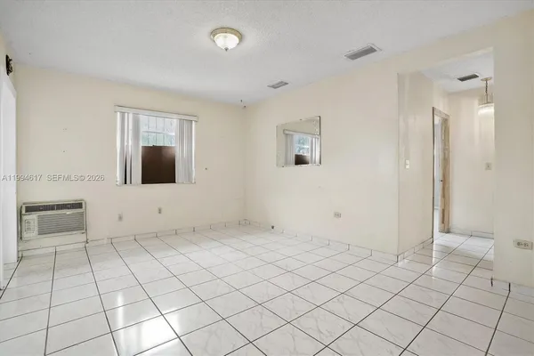 $500,000 | 6810 Southwest 1st Street, Miami, FL 33144