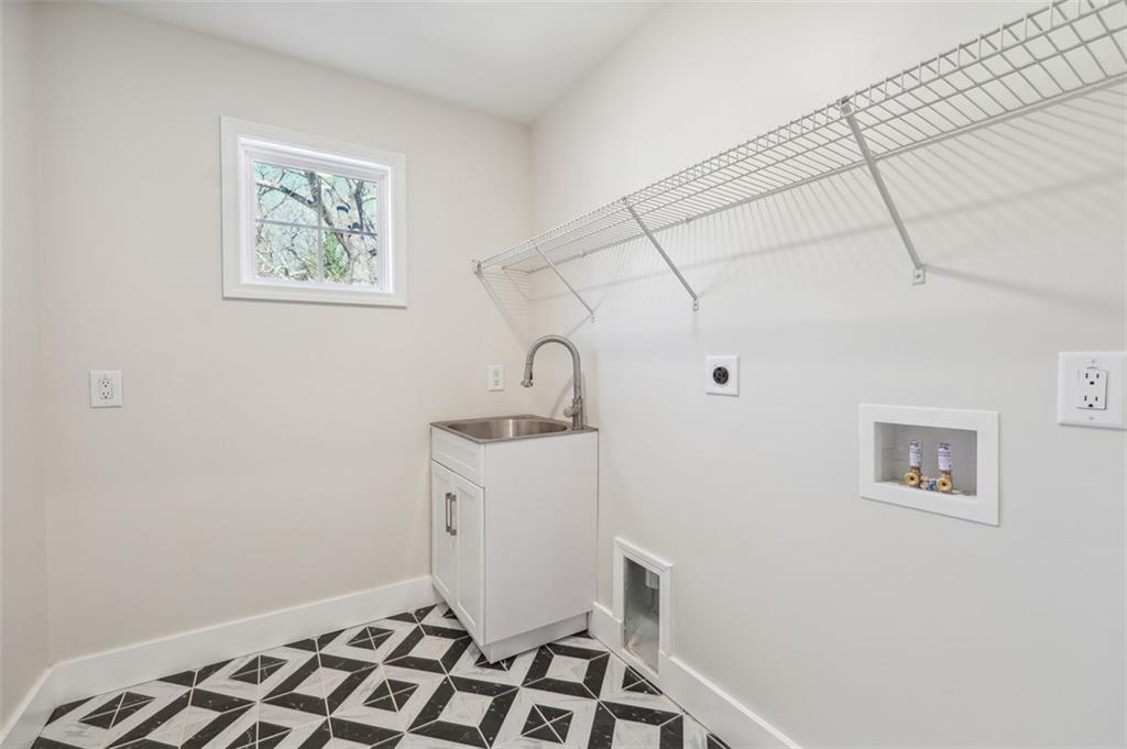 1620 Derry Avenue Southwest Atlanta, GA 30310 - Photo 34 of 47